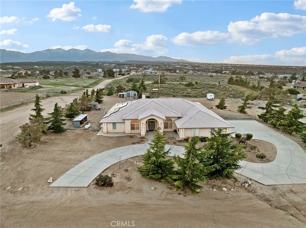 Photo of 6232 Coriander Dr, Hesperia, CA 92344 (MLS # HD26056648)