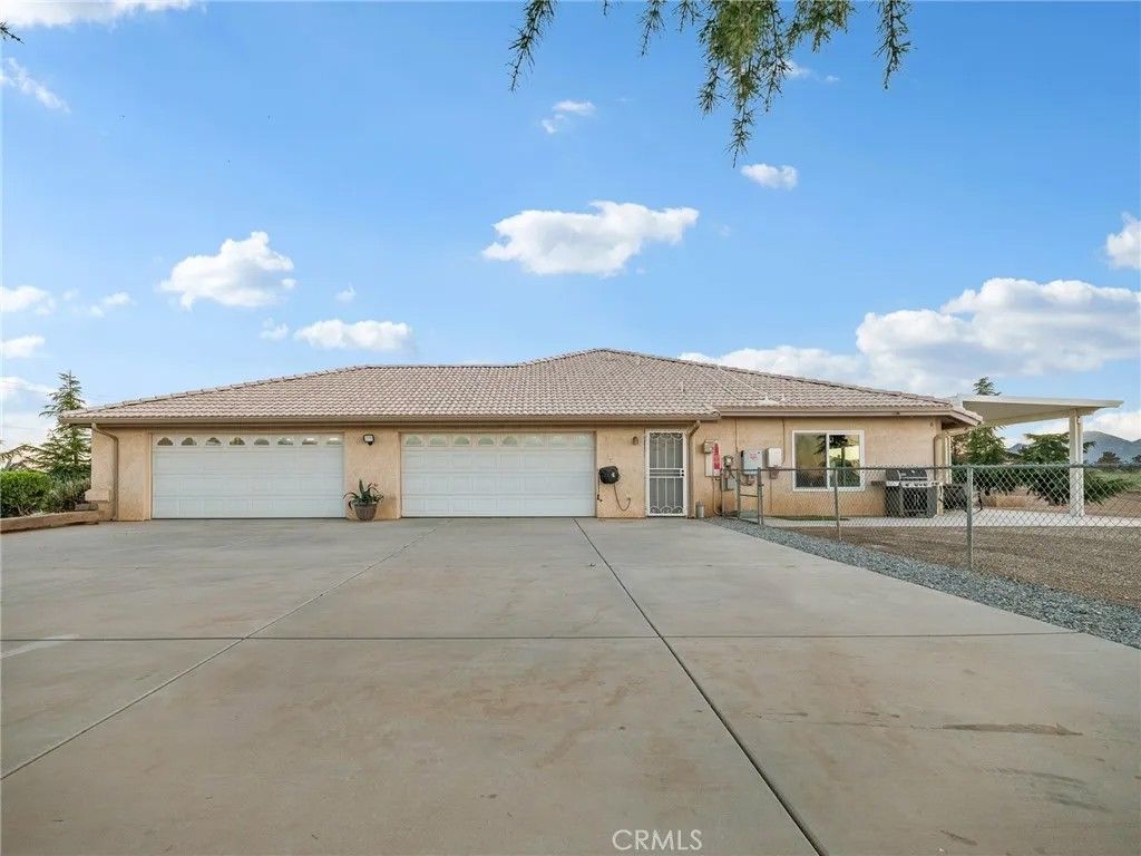 Photo of 6232 Coriander Dr, Oak Hills, CA 92344 (MLS # HD26056648)