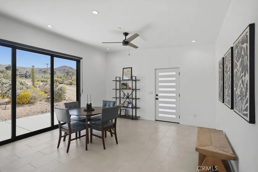 60194 La Mirada Trail