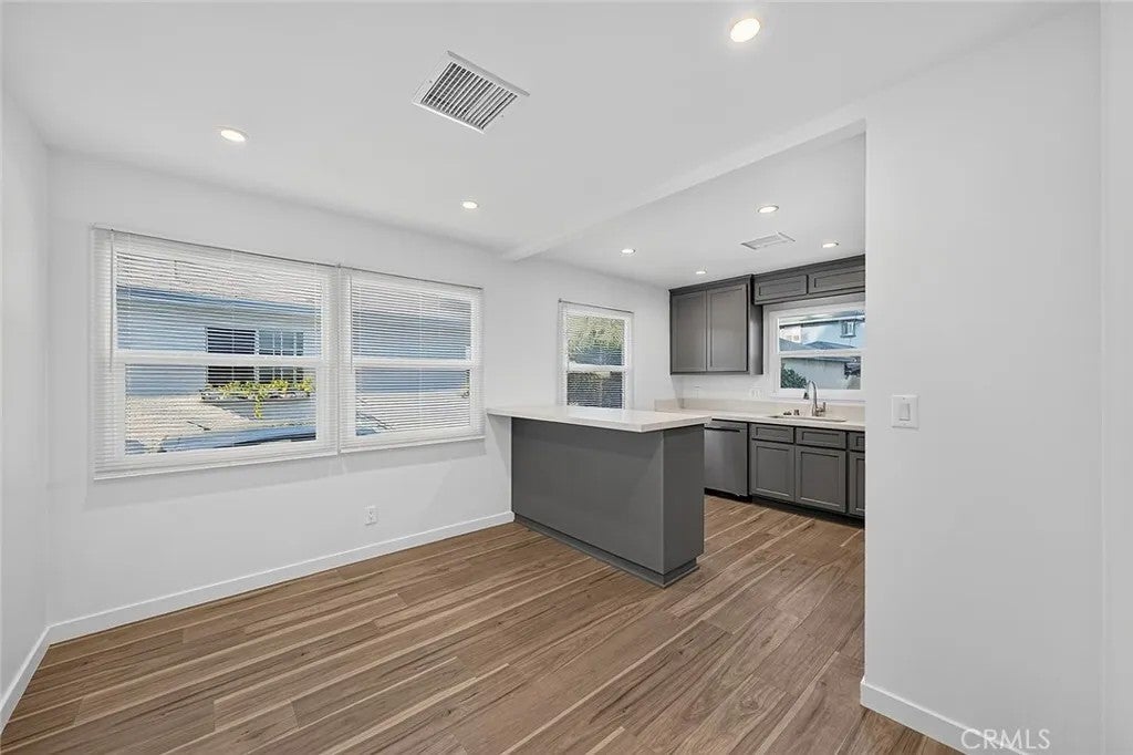 4548 Radnor