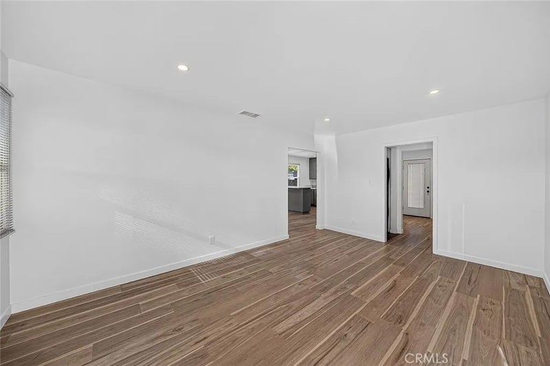 4548 Radnor