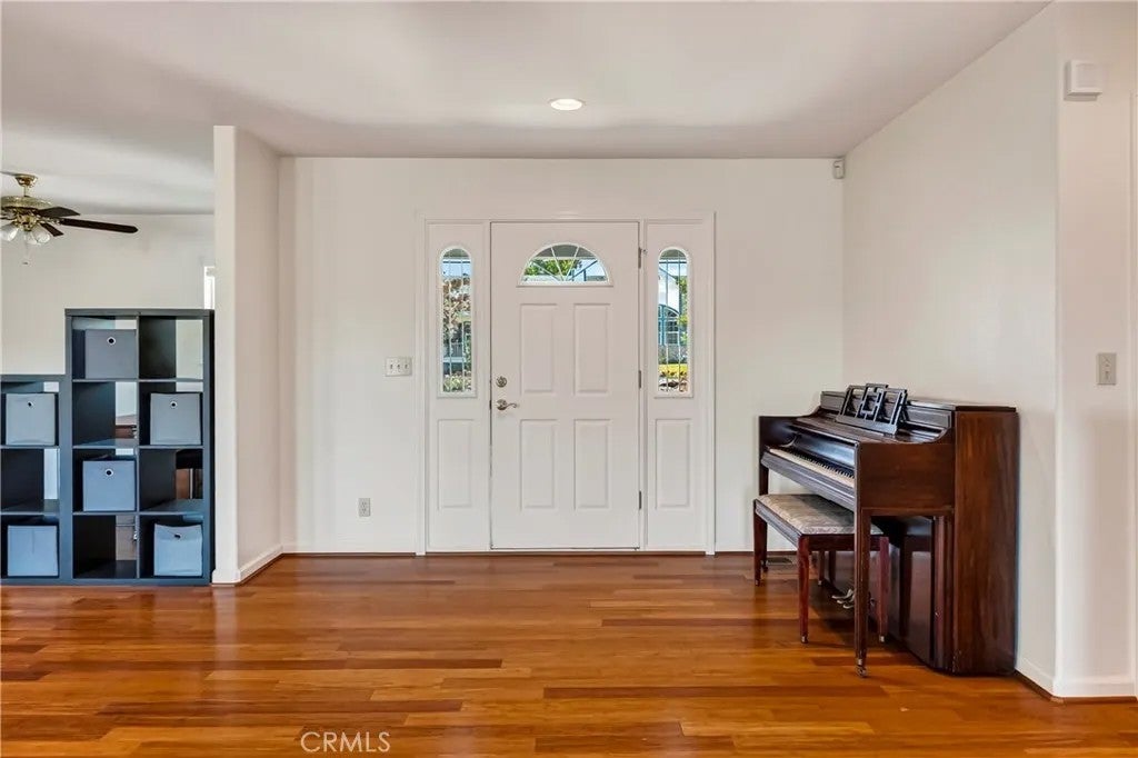 26 Regal Way