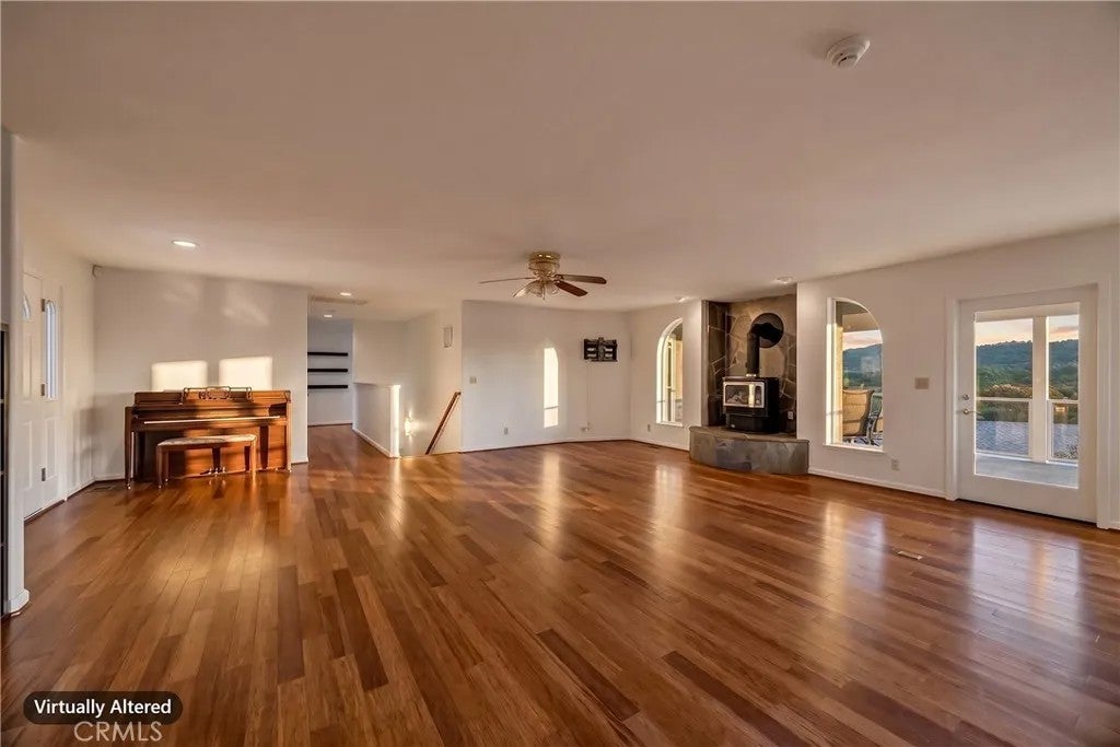 26 Regal Way