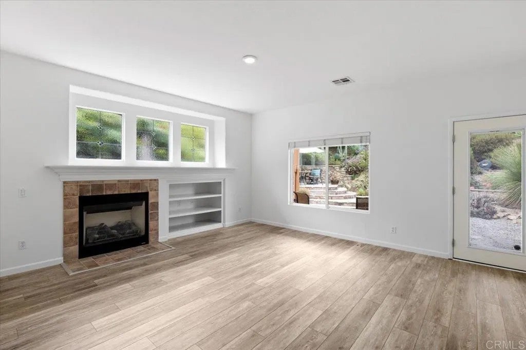 3173 Willow Tree Ln