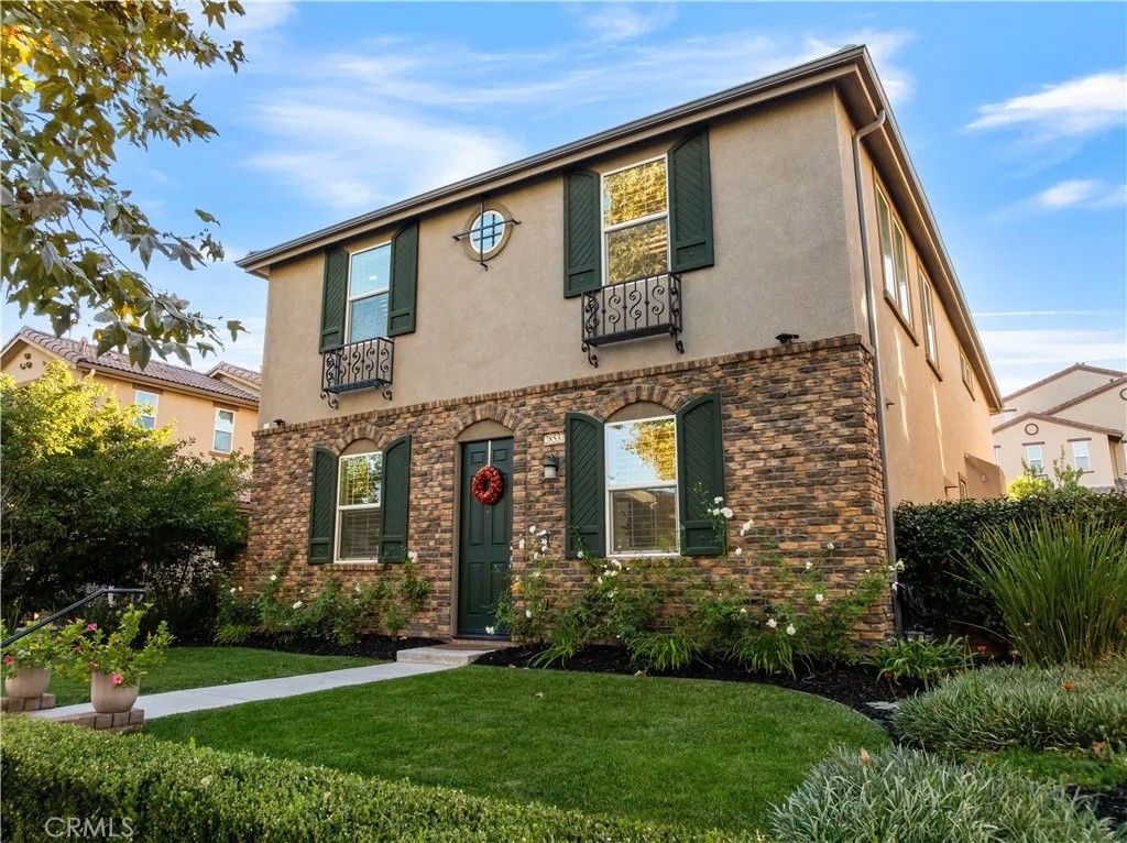 Photo of 28537 Vista Del Rio, Valencia, CA 91354 (MLS # SR25244931)