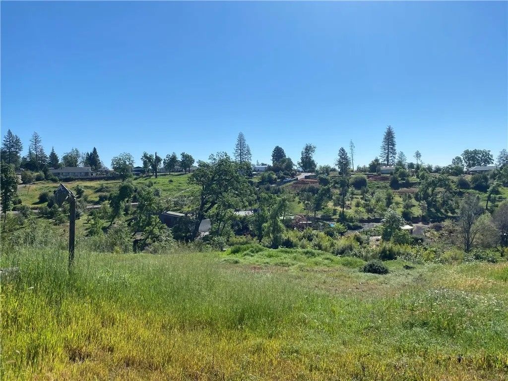 Photo of 619 Circlewood Dr, Paradise, CA 95969 (MLS # SN26061223)