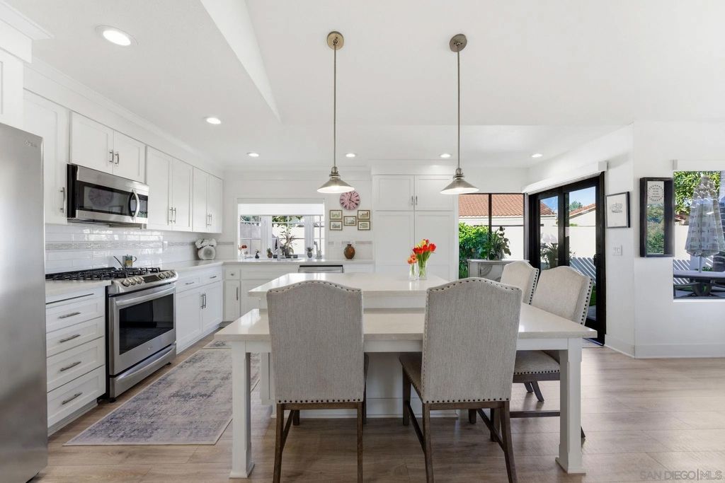 Photo of 17663 Caminito Hercuba, San Diego, CA 92128 (MLS # 260005834)