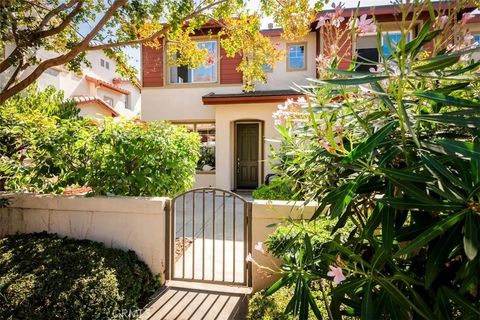 Tiny photo for 1126 Rosewalk Way, Pasadena, CA 91103 (MLS # AR25229245)
