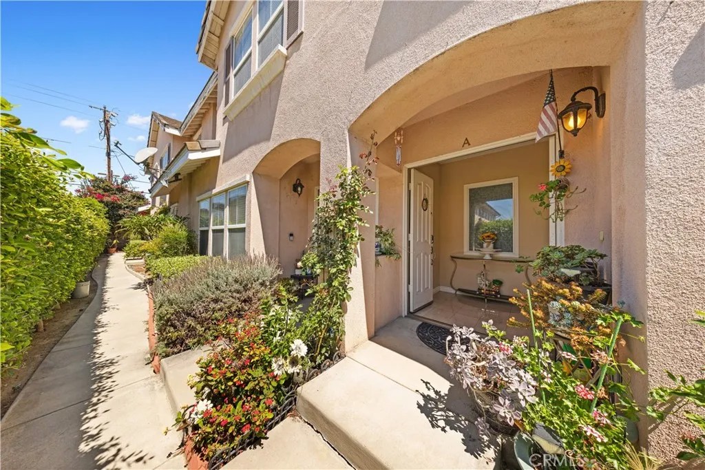 5237 Rosemead A