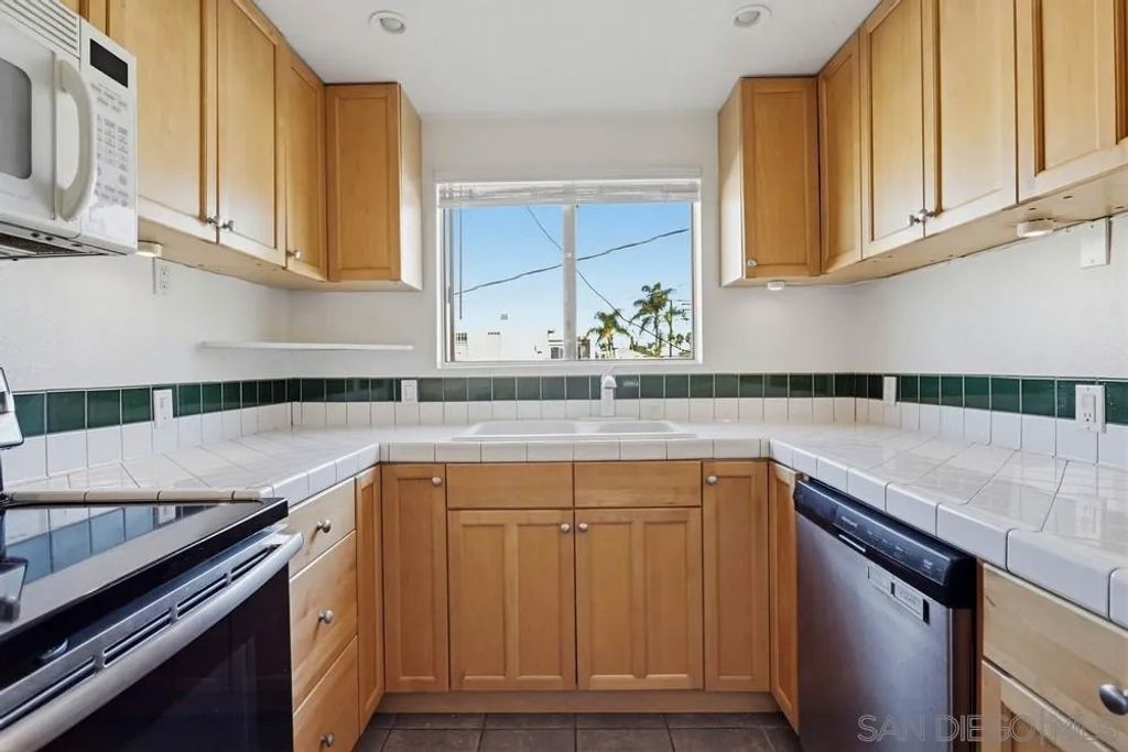 Photo of 4675 Oregon St #6, San Diego, CA 92116 (MLS # 260001679)