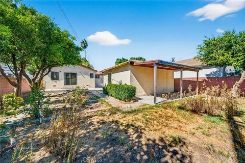 Tiny photo for 7046 Murietta Ave, Van Nuys, CA 91405 (MLS # OC25229417)