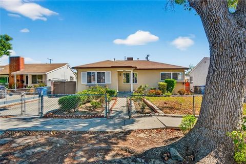 Tiny photo for 7046 Murietta Ave, Van Nuys, CA 91405 (MLS # OC25229417)