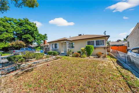 Tiny photo for 7046 Murietta Ave, Van Nuys, CA 91405 (MLS # OC25229417)