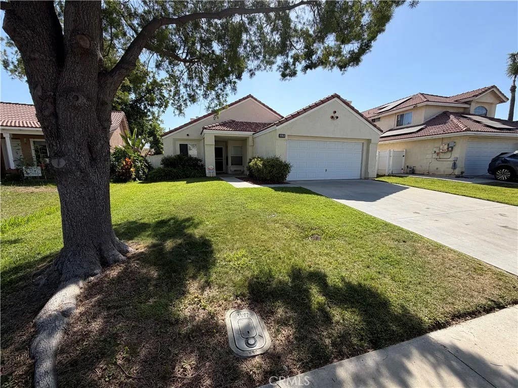 Photo of 16135 La Fortuna LN, Moreno Valley, CA 92551 (MLS # IV26145078)