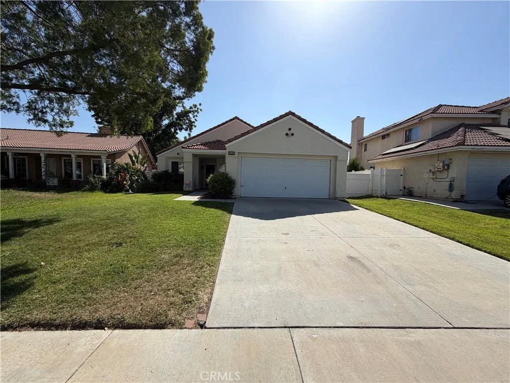 Photo of 16135 La Fortuna LN, Moreno Valley, CA 92551 (MLS # IV26145078)