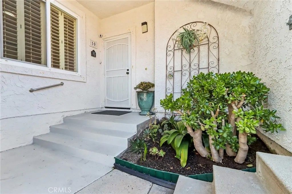 Photo of 10 Pantano, Rancho Santa Margarita, CA 92688 (MLS # OC26089785)