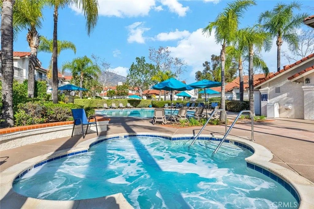 Photo of 10 Pantano, Rancho Santa Margarita, CA 92688 (MLS # OC26089785)