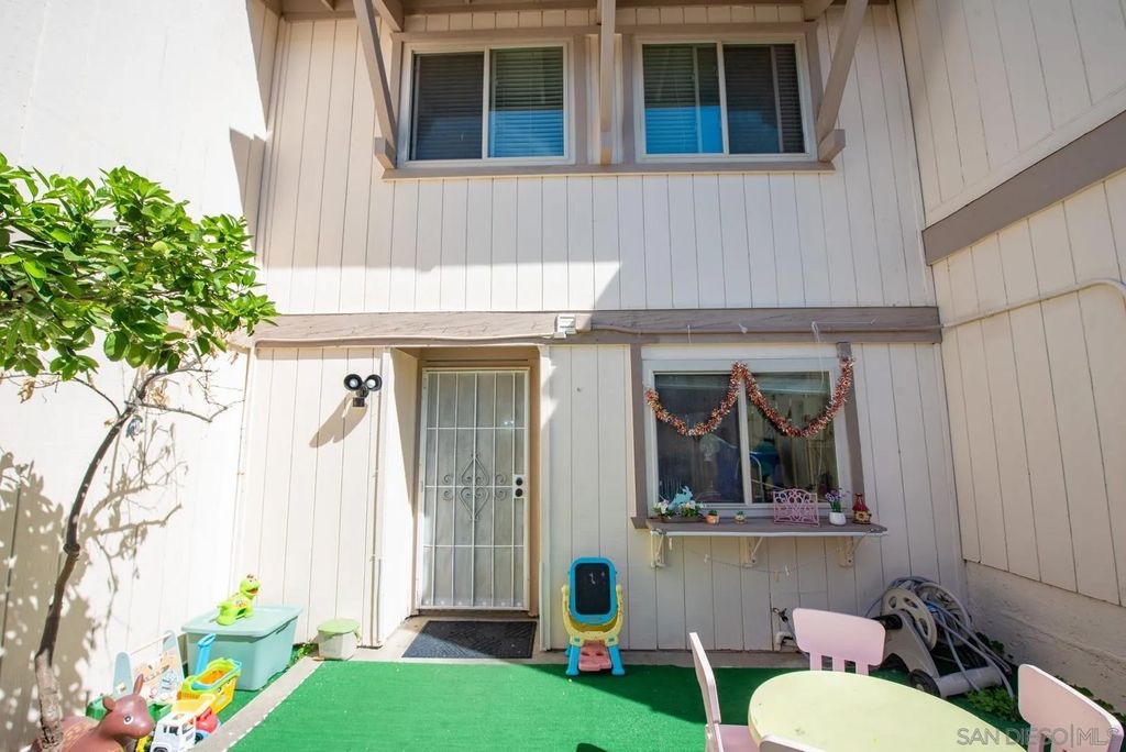 Photo of 11124 Poblado Rd, San Diego, CA 92127 (MLS # 260008167)