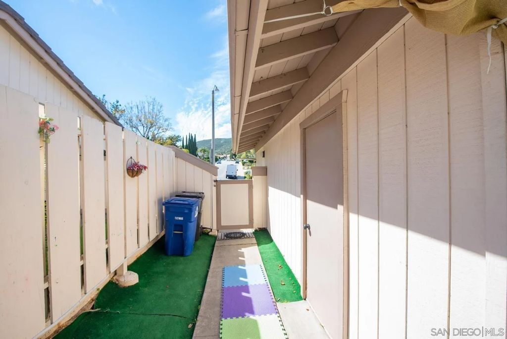 Photo of 11124 Poblado Rd, San Diego, CA 92127 (MLS # 260008167)