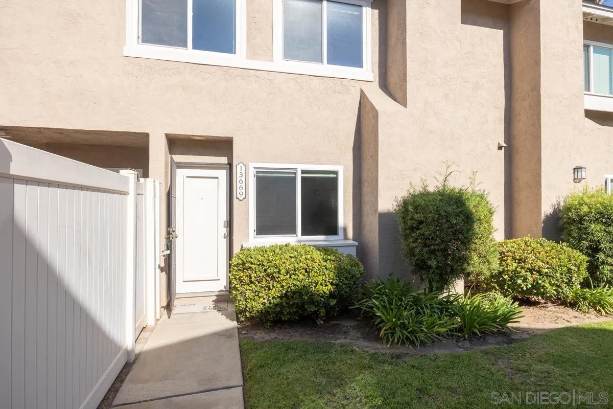 13669 Comuna Drive