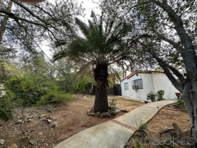 9361 Lemon Ave