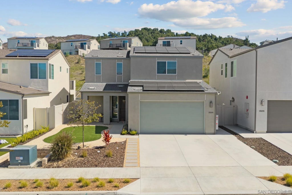 Photo of 35241 Valencia Pt, Fallbrook, CA 92028 (MLS # 260023660)