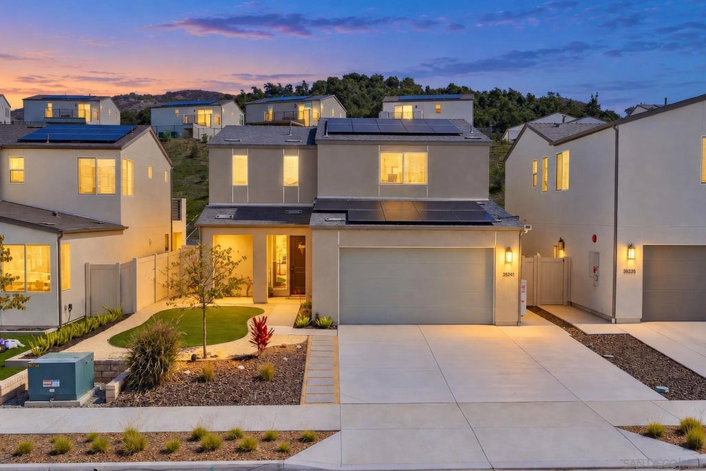 Photo of 35241 Valencia Pt, Fallbrook, CA 92028 (MLS # 260023660)