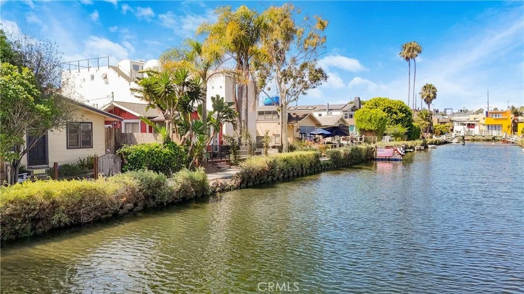 236 Howland Canal