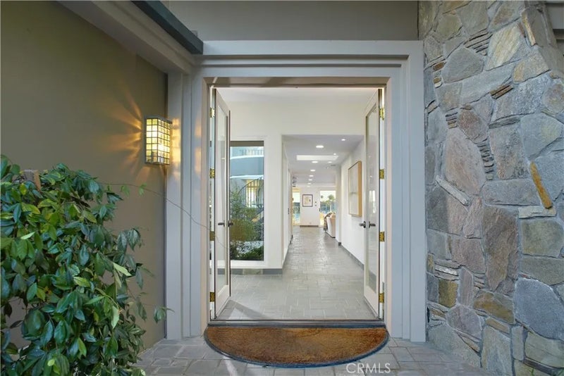 2027 Bayside Drive