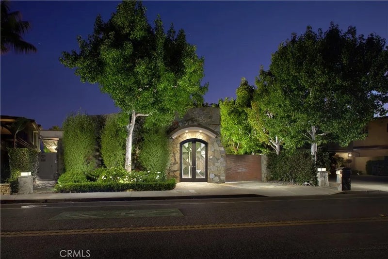 2027 Bayside Drive