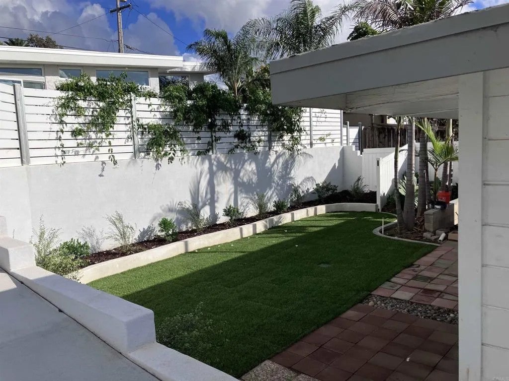 725 Arden Dr.
