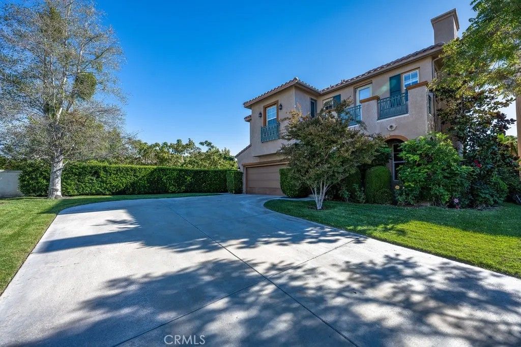 Photo of 25768 Hawthorne Pl, Stevenson Ranch, CA 91381 (MLS # SR26001035)