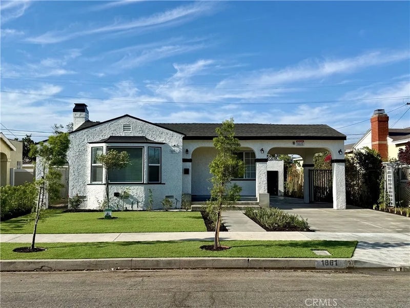 1861 W 94th