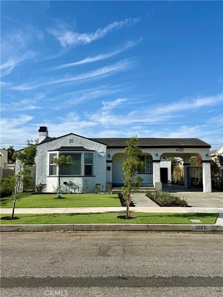 1861 W 94th