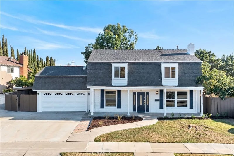 1524 E Briardale
