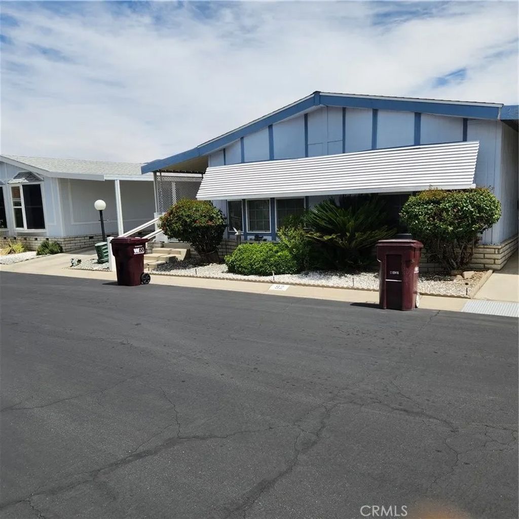 Photo of 24600 Mountain Ave #92, Hemet, CA 92544 (MLS # SW26082935)