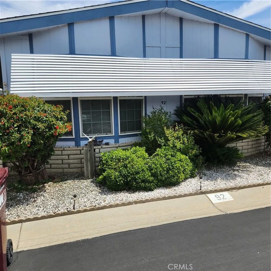 Photo of 24600 Mountain Ave #92, Hemet, CA 92544 (MLS # SW26082935)