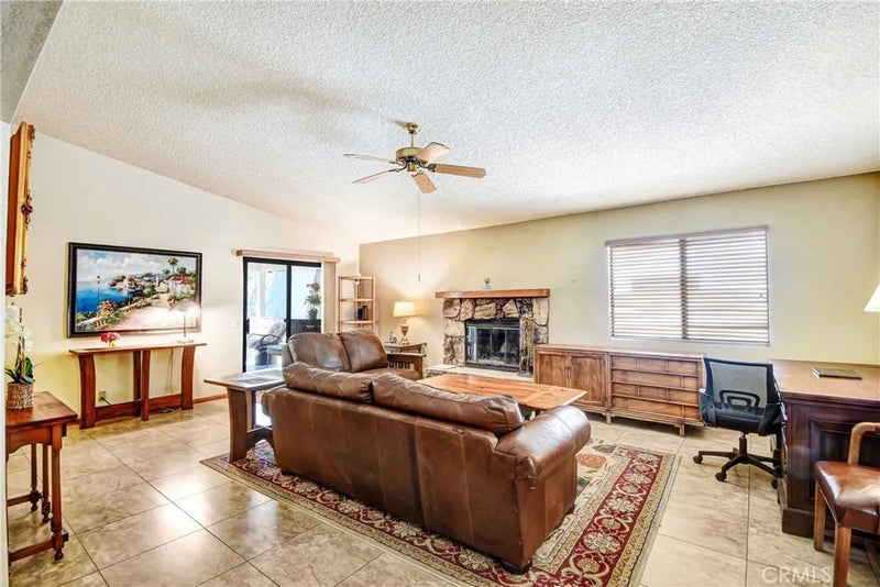 3871 Roxbury Drive