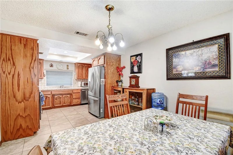 3871 Roxbury Drive