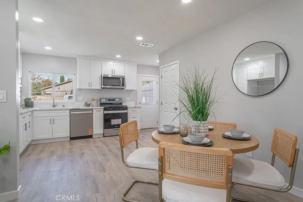 Photo of 140 S Thompson Street, Hemet, CA 92543 (MLS # CV25276493)