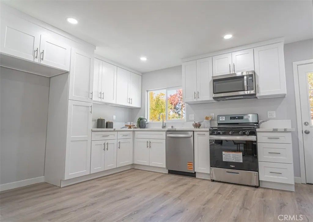 Photo of 140 S Thompson Street, Hemet, CA 92543 (MLS # CV25276493)