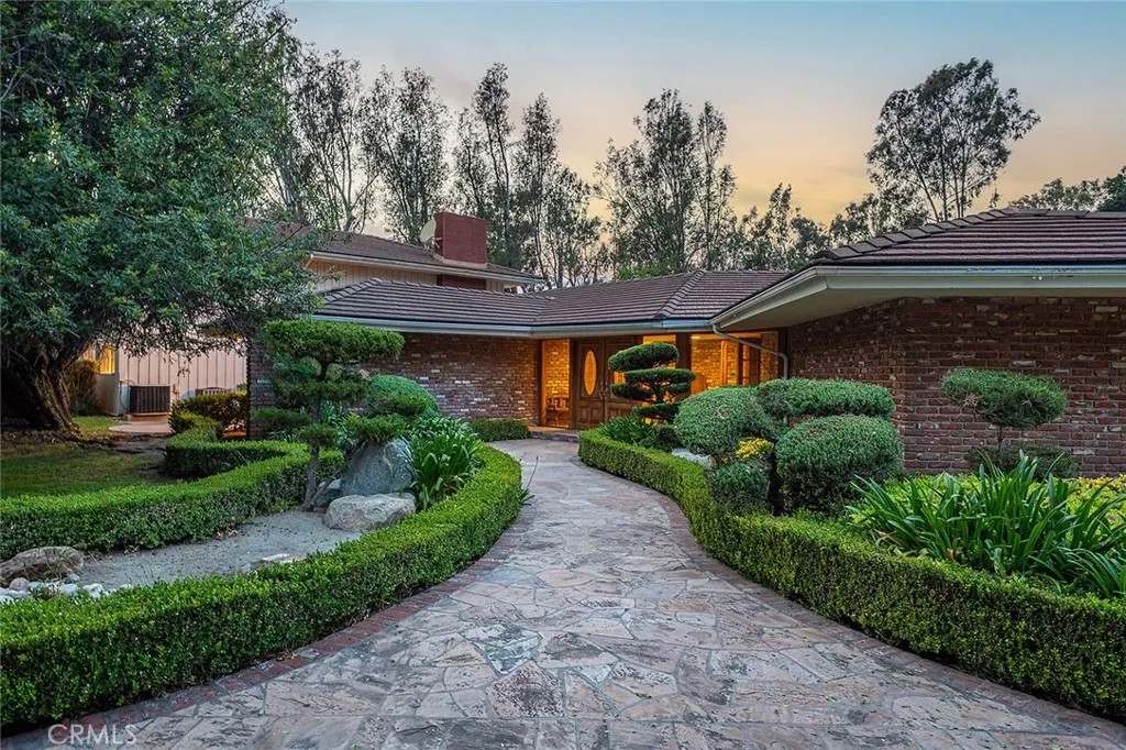 20827 E Mesarica Road