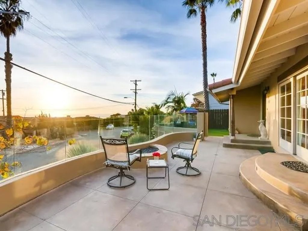 Photo of 1114 Skylark, La Jolla, CA 92037 (MLS # 250042799)