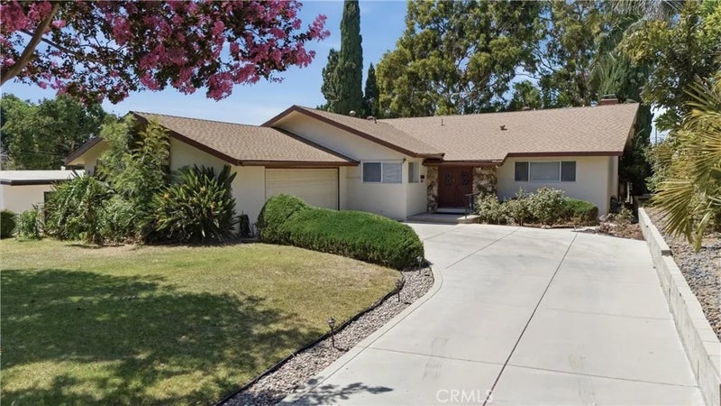 11525 Sunnybrook Lane