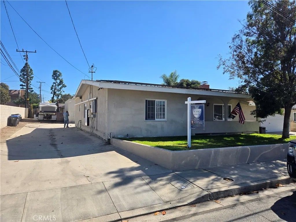 Photo of 1876 Duncan St, Simi Valley, CA 93065 (MLS # SR25246185)