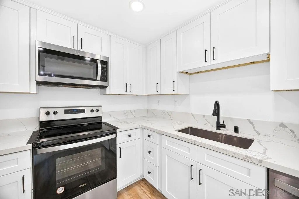 1213 E Ave H29