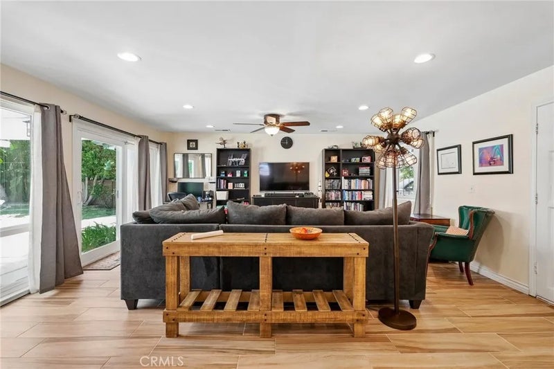 22923 Elkwood