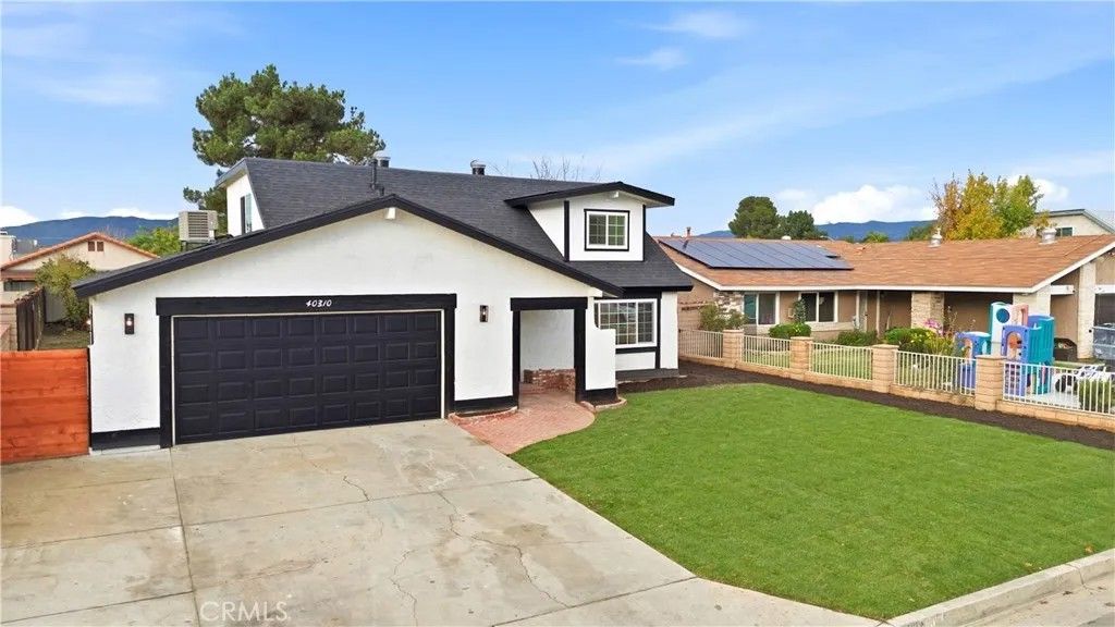 Photo of 40310 Poppy Dr, Hemet, CA 92544 (MLS # WS25281940)