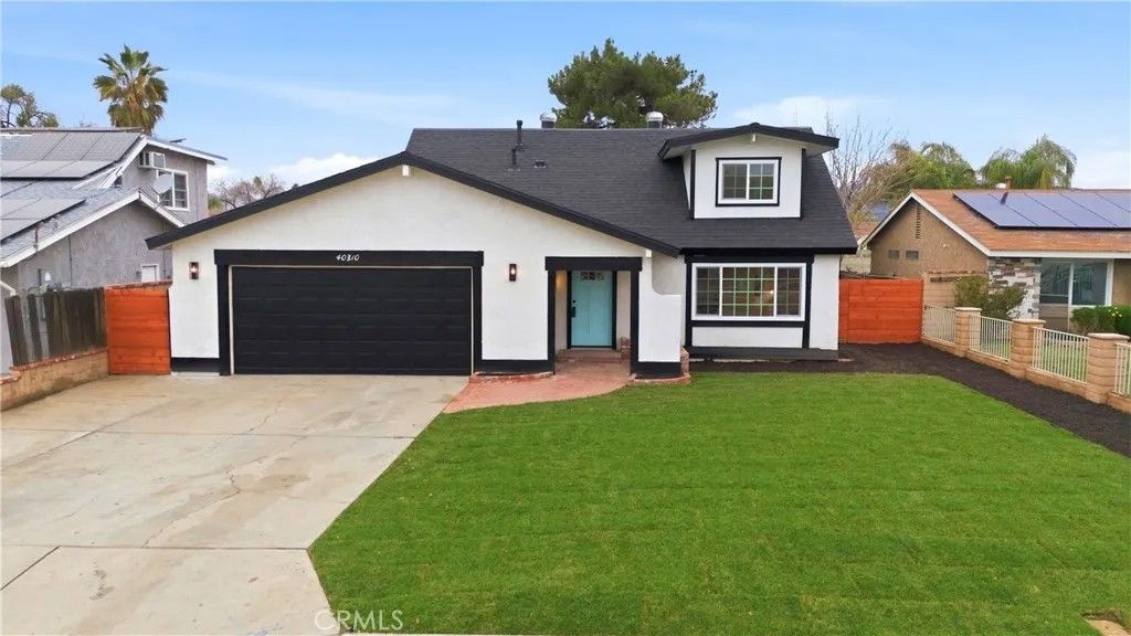 Photo of 40310 Poppy Dr, Hemet, CA 92544 (MLS # WS25281940)