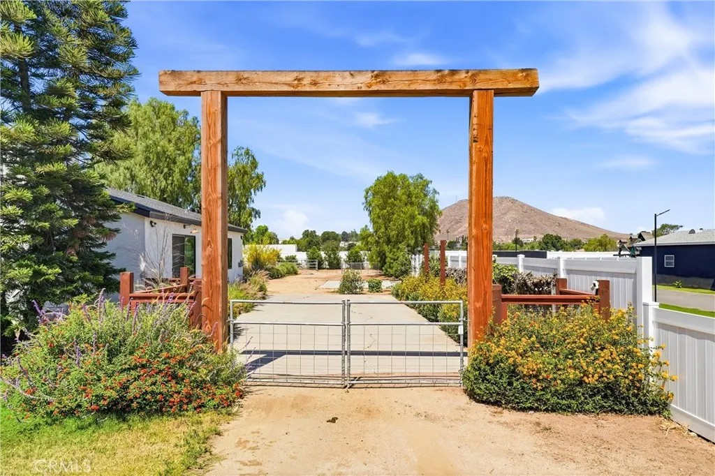 3470 Valley View